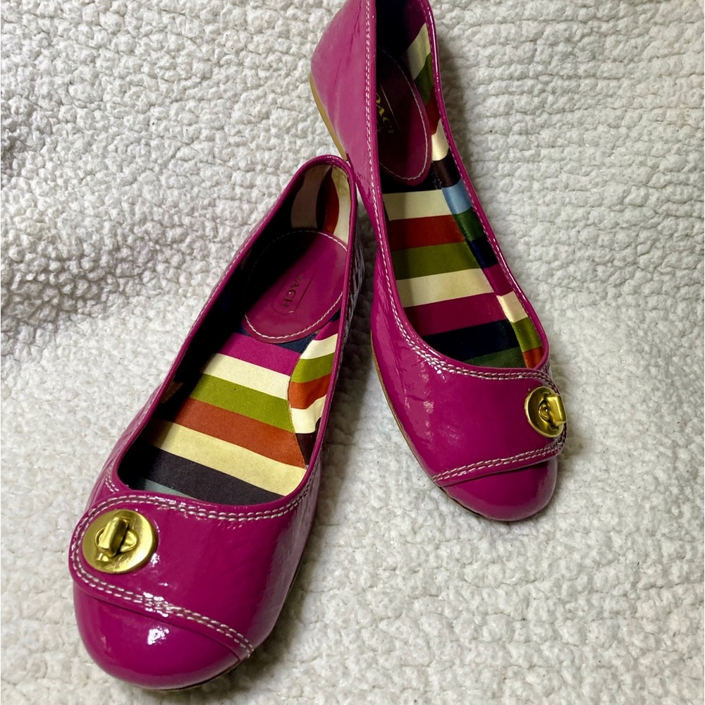 EUC COACH F2370 NOEL MAGENTA TURNLOCK FLATS 🥿 - Picture 11 of 12